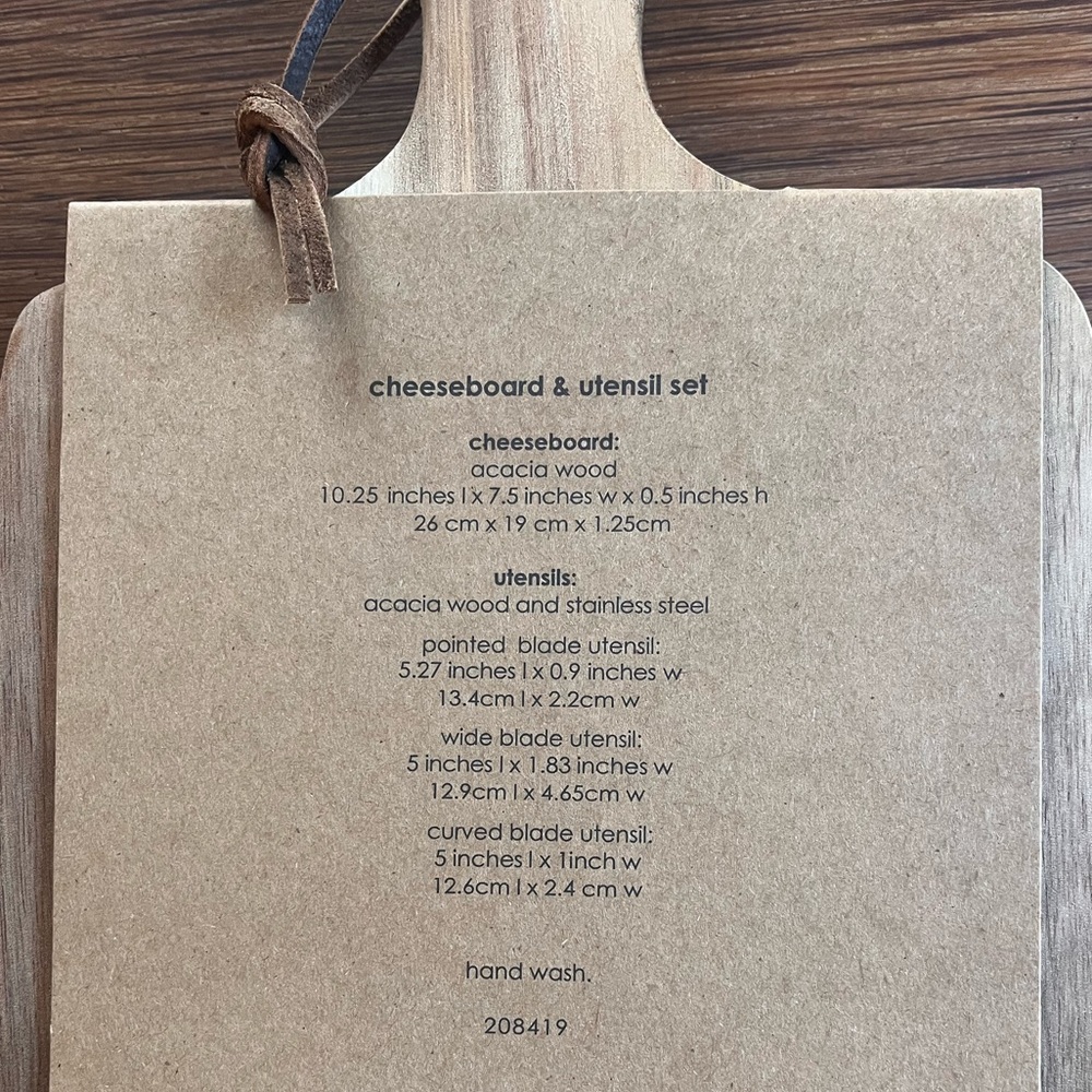 Cheeseboard & Utensils Set - Picture 2 of 2